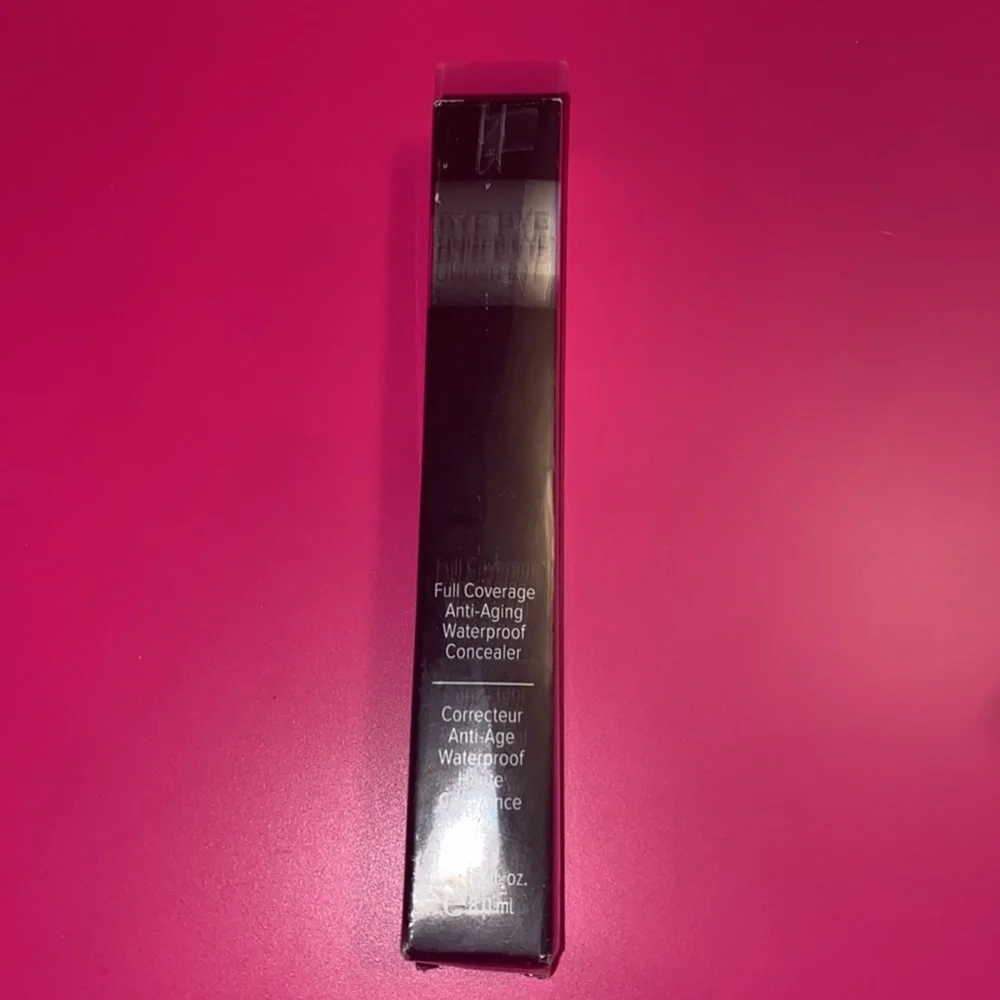 IT BYE BYE UNDER EYE CONCEALER FULL COVERAGE ANTI AGING WATERPROOF CONCEALER NEW